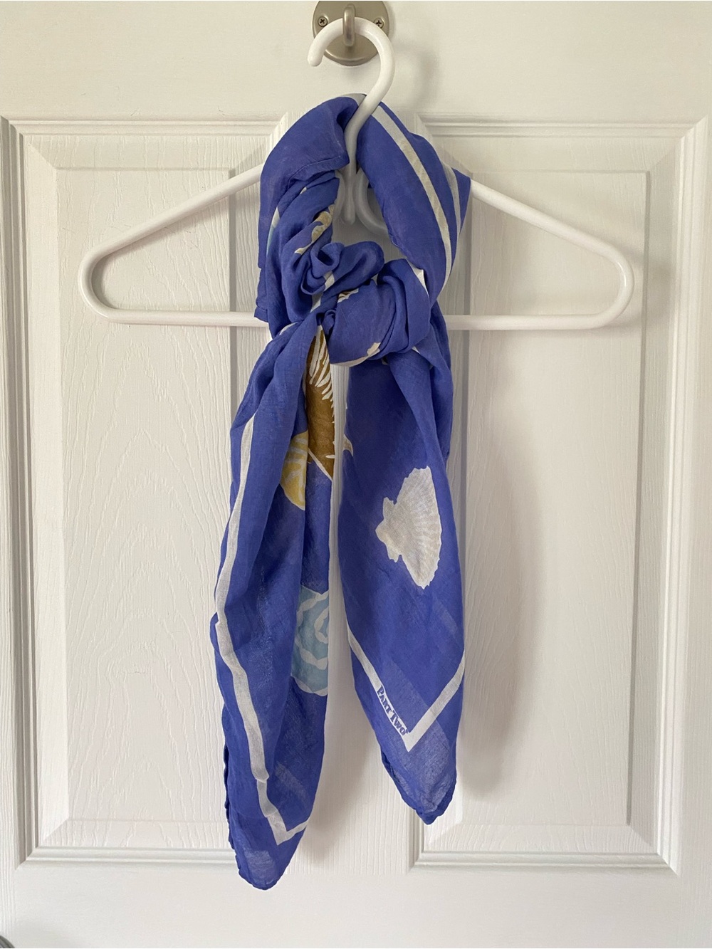 Blue Sellfish Border Scarf